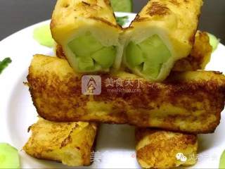 灵动美食/美味早餐土司黄瓜卷的做法步骤：8
