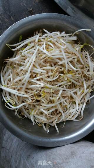培根炒干豆腐的做法步骤：2