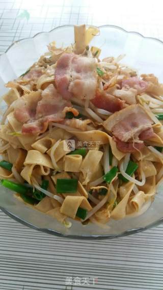 培根炒干豆腐的做法步骤：3