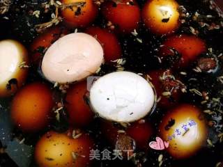 应应节气—来一锅飘香四溢的茶叶蛋儿的做法步骤：4