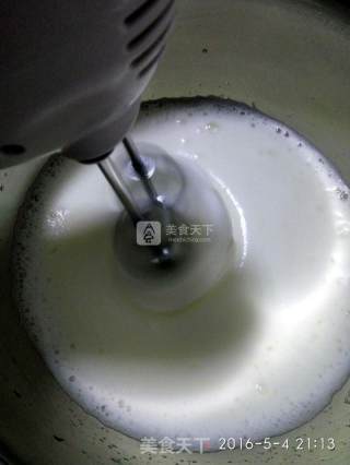 抹茶戚风蛋糕的做法步骤：7