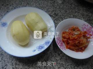 泡菜炒土豆的做法步骤：1