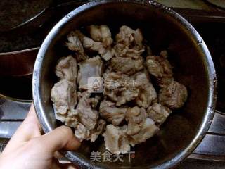 白萝卜排骨汤的做法步骤：4