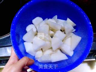 白萝卜排骨汤的做法步骤：6