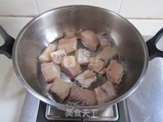 糖醋鱼块的做法步骤：3