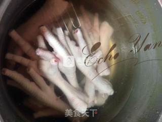 陈醋鸡脚的做法步骤：2