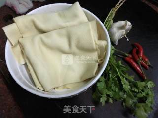 凉拌豆皮的做法步骤：1