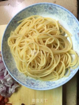 香肠意粉的做法步骤：2