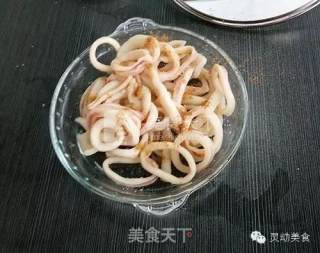 灵动美食/一口就能拯救世界的香酥鱿鱼圈的做法步骤：3