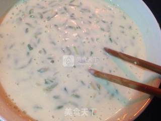 喷香槐花煎薄饼的做法步骤：3