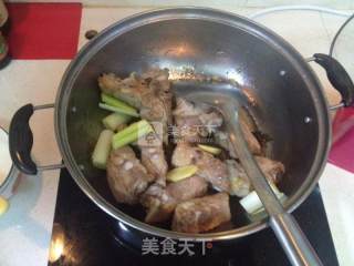 红烧排骨的做法步骤：4