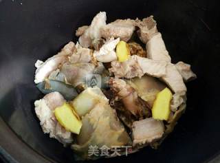 排骨甲鱼汤的做法步骤：4
