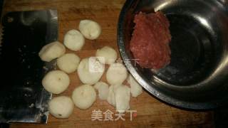 马蹄肉葱鸡蛋卷的做法步骤：1