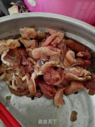 蒜香豆腐干肉片的做法步骤：1