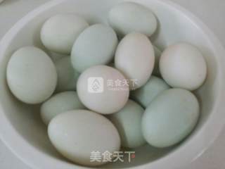 酒糟腌蛋的做法步骤：1
