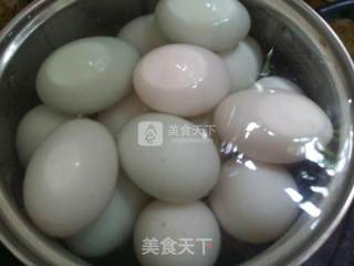 酒糟腌蛋的做法步骤：2