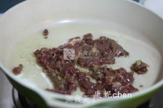 牛肉炒米粉的做法步骤：3