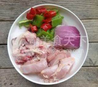 酸酸甜甜的爱-----菠萝炒鸡的做法步骤：3