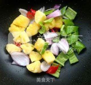 酸酸甜甜的爱-----菠萝炒鸡的做法步骤：10