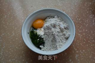 煎菜饼的做法步骤：2