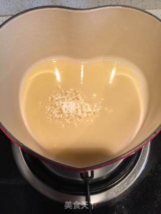 九层塔虾头粉丝煲的做法步骤：2