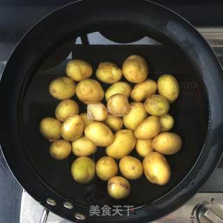 香辣香草小土豆的做法步骤：2