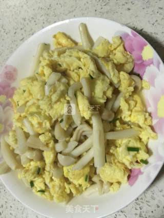 海鲜菇炒鸡蛋的做法步骤：10