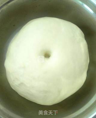 花朵肠仔包的做法步骤：4