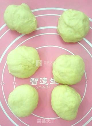 花朵肠仔包的做法步骤：5