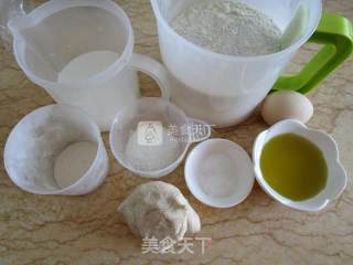 蒜香手撕面包的做法步骤：1
