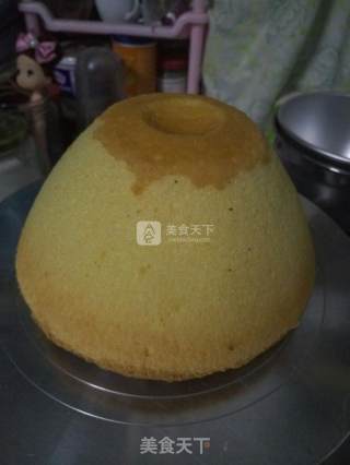 芭比娃娃蛋糕的做法步骤：1