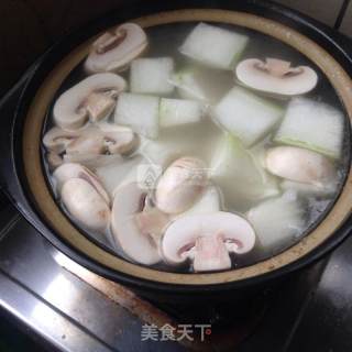 关于一锅排骨汤的做法步骤：7
