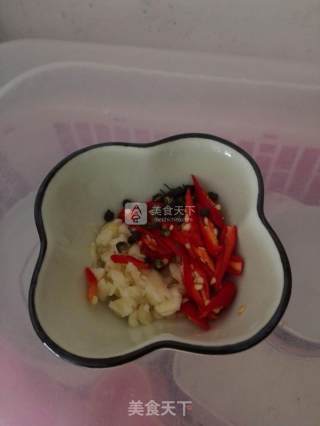蒜香虹豆的做法步骤：2