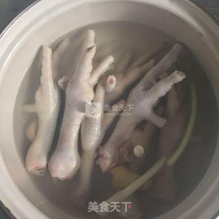 可乐酱油鸡爪的做法步骤：3