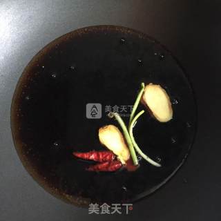 可乐酱油鸡爪的做法步骤：4