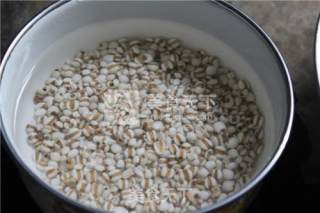薏米红豆水的做法步骤：2