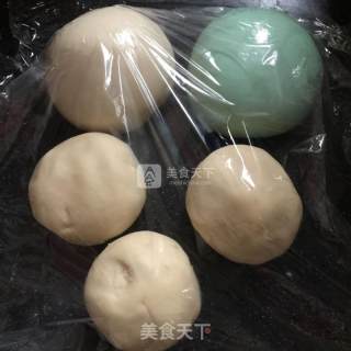 双色开花酥的做法步骤：2