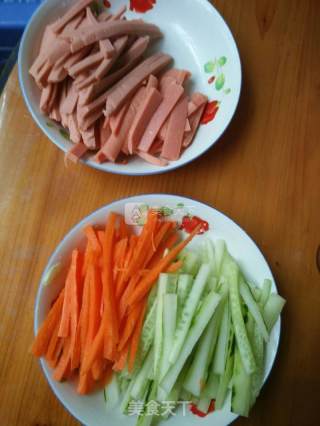 寿司紫菜包饭的做法步骤：1