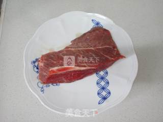 芝麻牙签牛肉的做法步骤：1