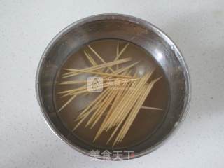 芝麻牙签牛肉的做法步骤：4