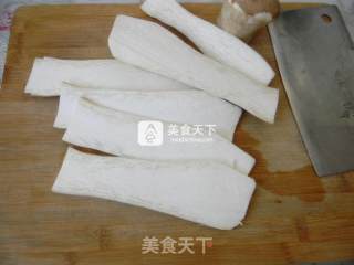 杏鲍菇红肠卷的做法步骤：2