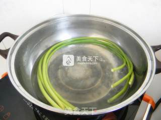 杏鲍菇红肠卷的做法步骤：4