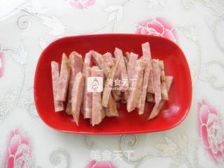 杏鲍菇红肠卷的做法步骤：6