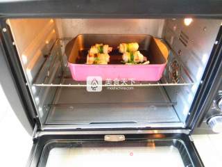 杏鲍菇红肠卷的做法步骤：12