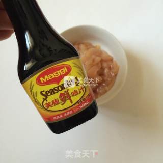 五彩炒鸡丝的做法步骤：3
