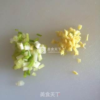五彩炒鸡丝的做法步骤：5