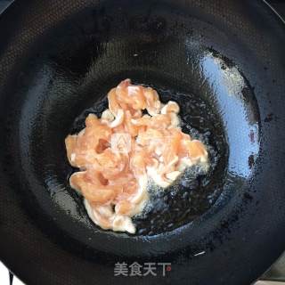五彩炒鸡丝的做法步骤：6