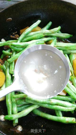 家常土豆炖芸豆的做法步骤：5