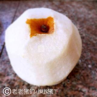 鲜榨梨汁的做法步骤：2