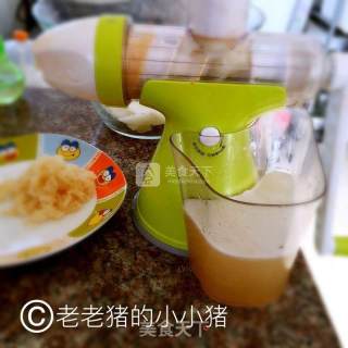 鲜榨梨汁的做法步骤：4